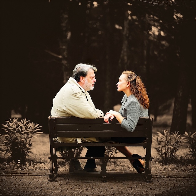 Güne Bakan Cam Kırıkları